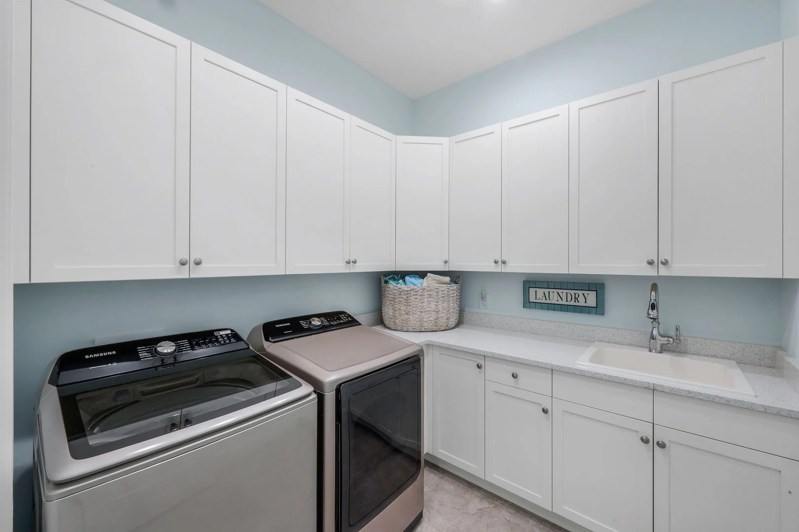 6475 Warwick Ave, Naples, FL 34113 (34)