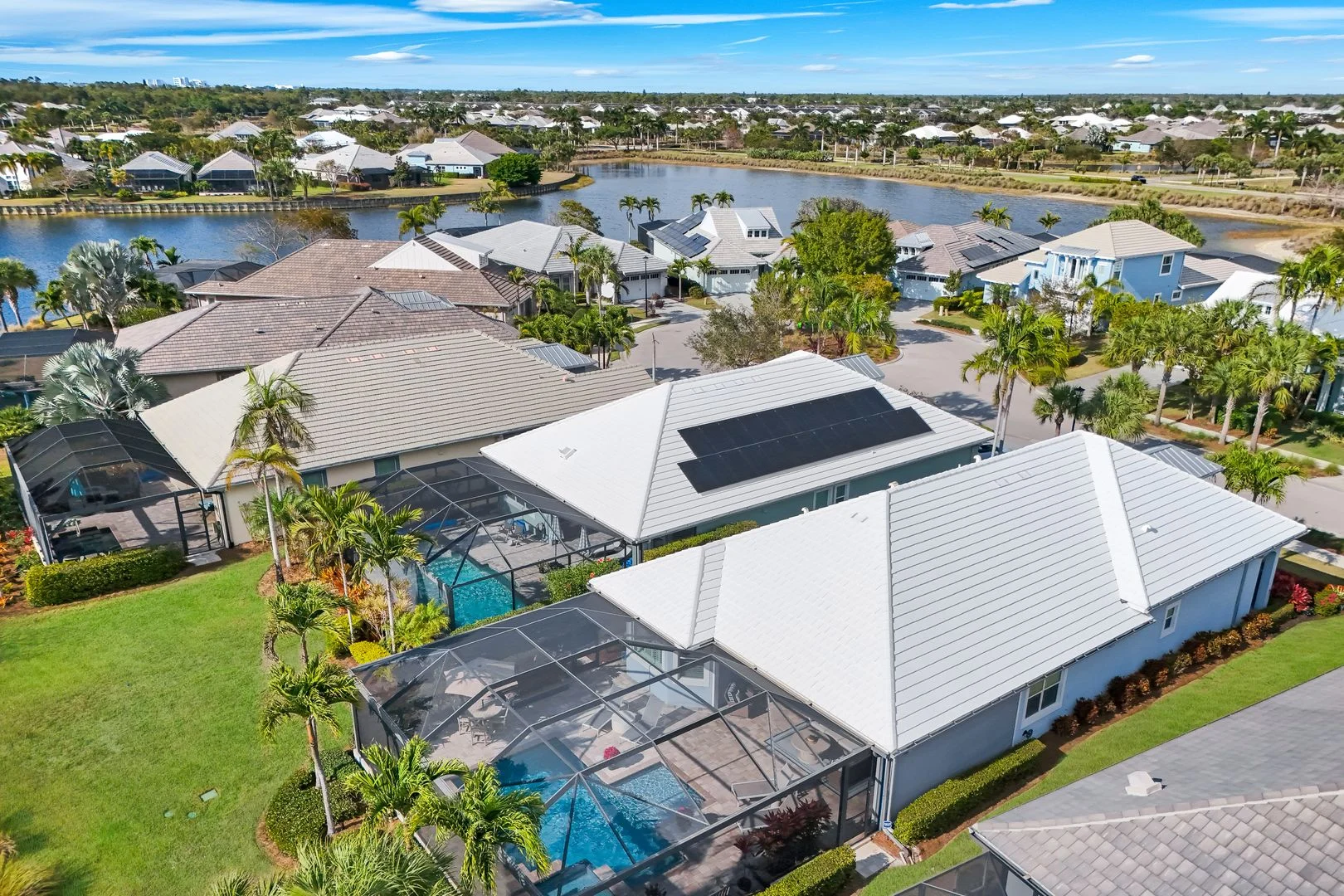 6475 Warwick Ave, Naples, FL 34113 (41)