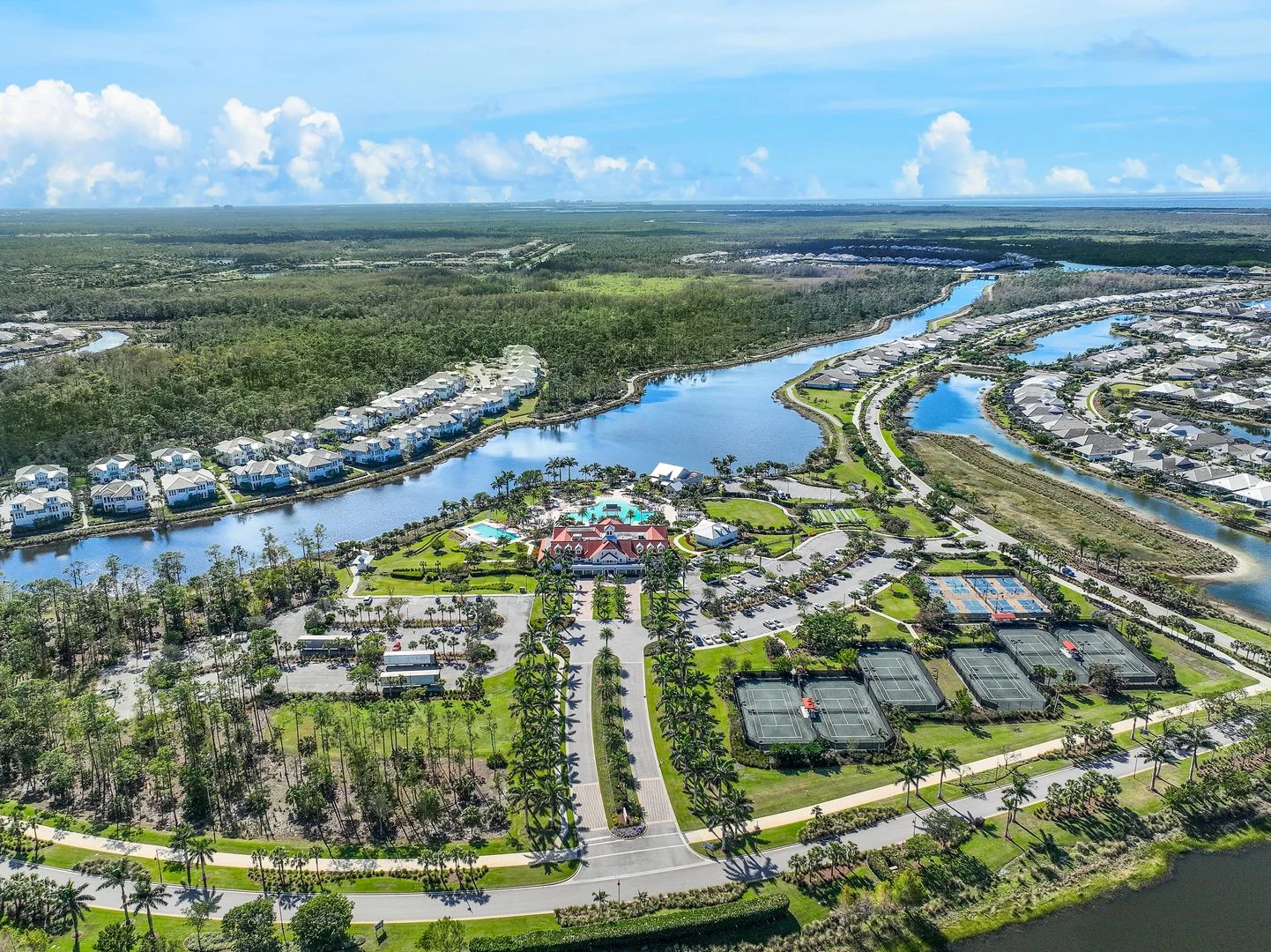 6475 Warwick Ave, Naples, FL 34113 (54)